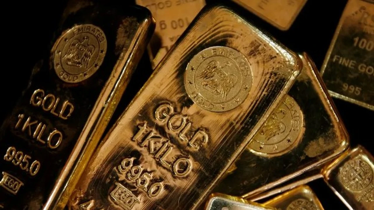 الذهب يعاني أكبر خسارة شهرية منذ 2008 بسبب تشديد السياسة النقدية الأمريكية